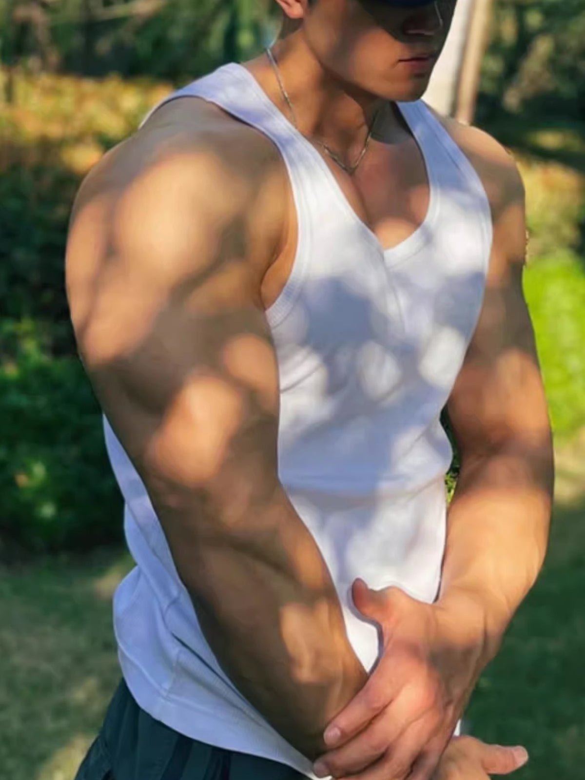 Lightweight Sports Fitness Stretch Slim-fit Moisture-wicking Breathable Tank Tops