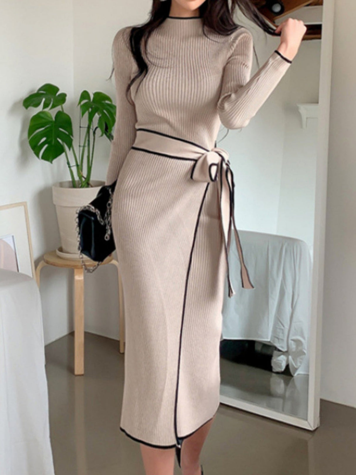 Half-high Collar, Ribbed, Slim-fitting, Color-blocked Mid-length Knitted Dress With Ties