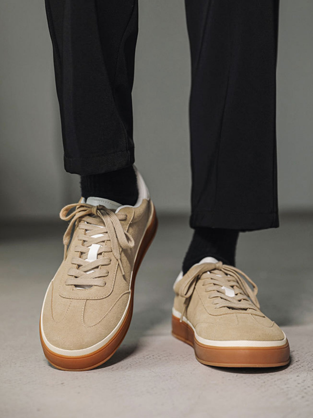 Color-blocked Casual Sneakers
