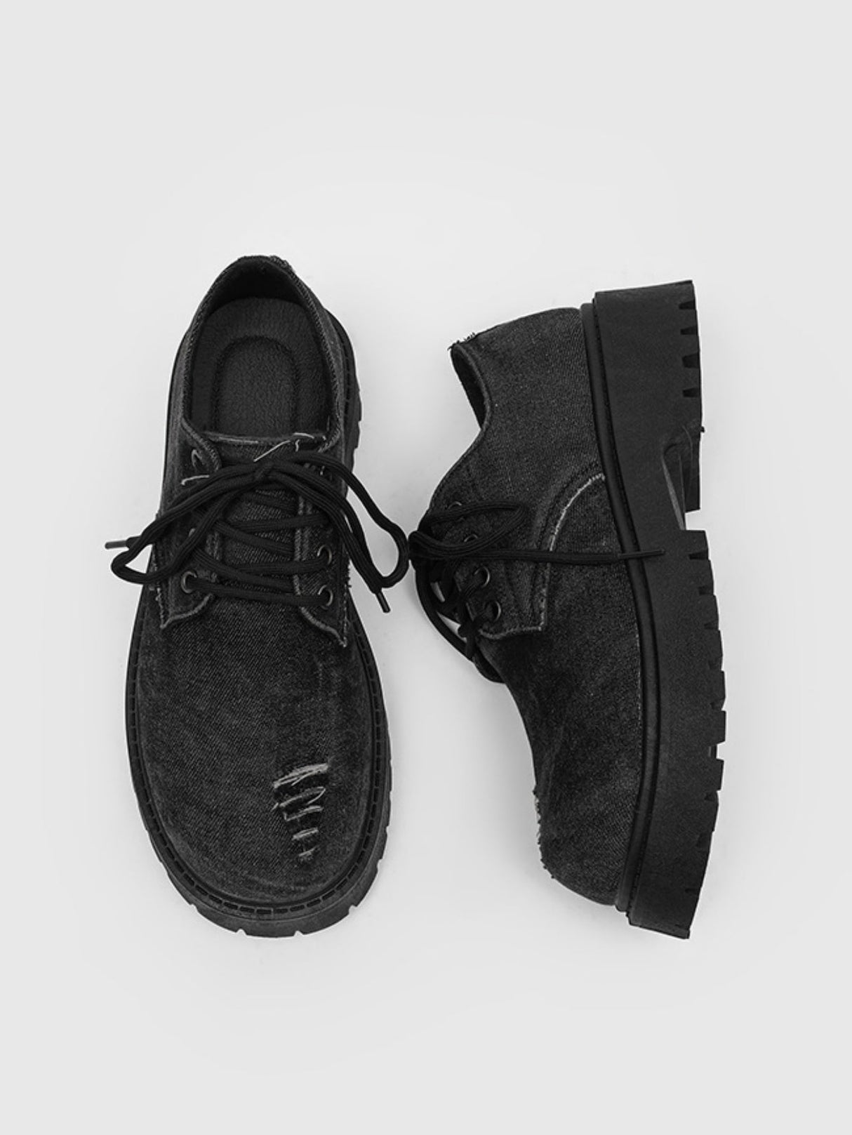 Derby-Schuhe aus zerrissenem Denim