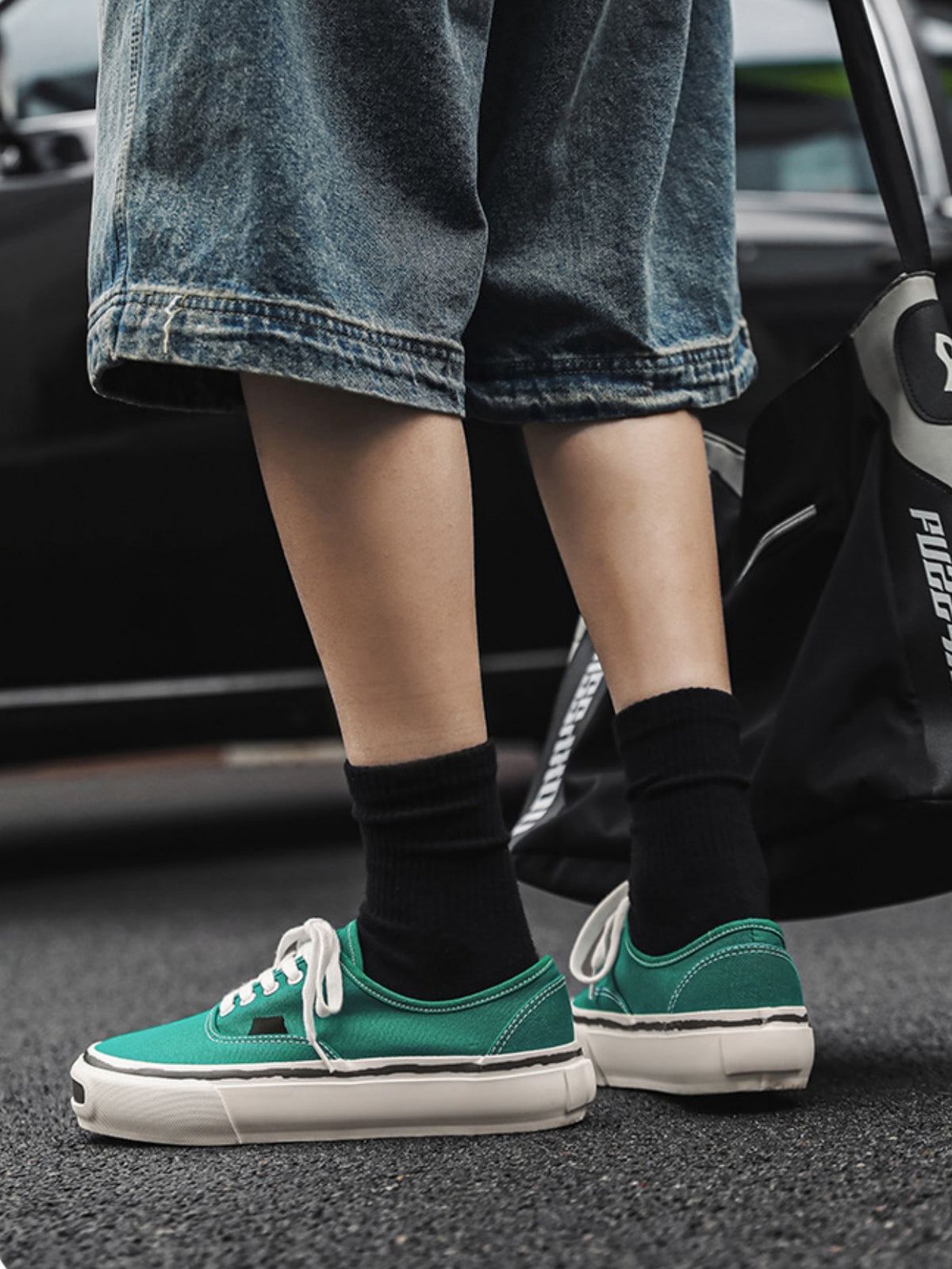 Color-blocked Canvas Shoes