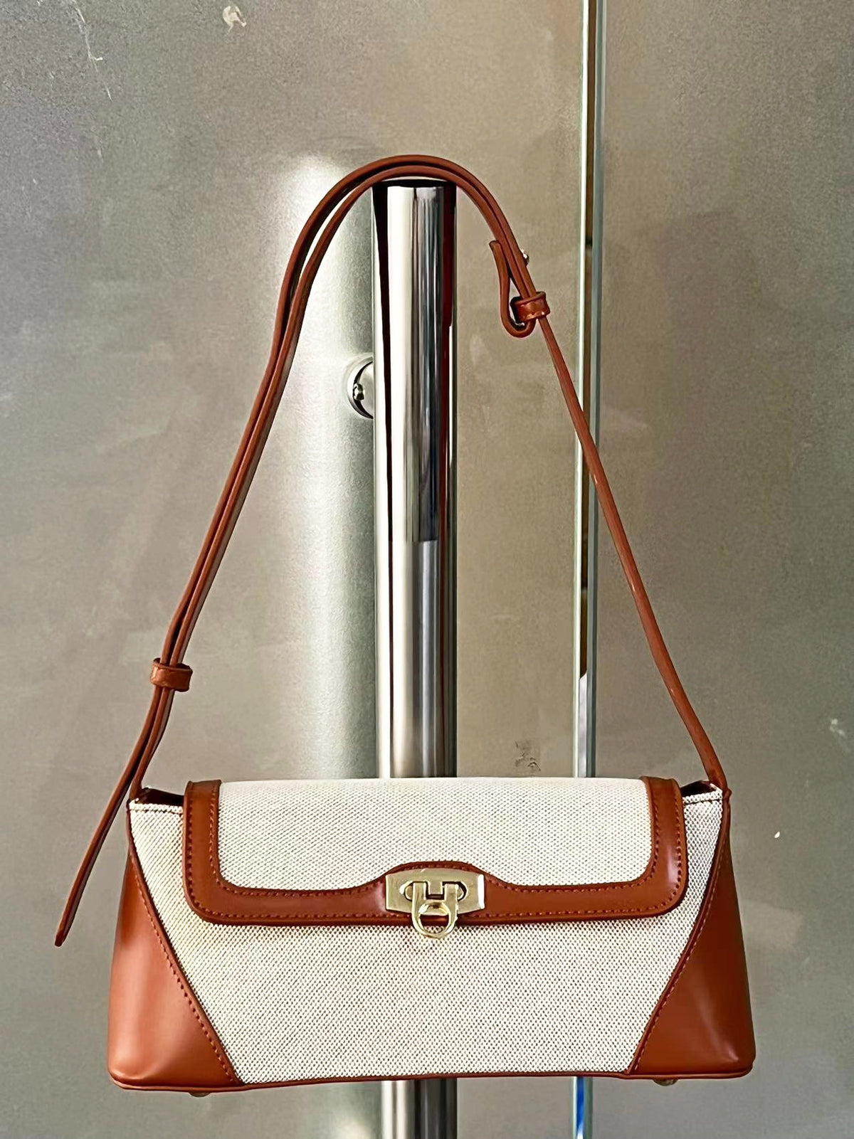 Color-blocked Casual Commuter Versatile Retro Shoulder Bag