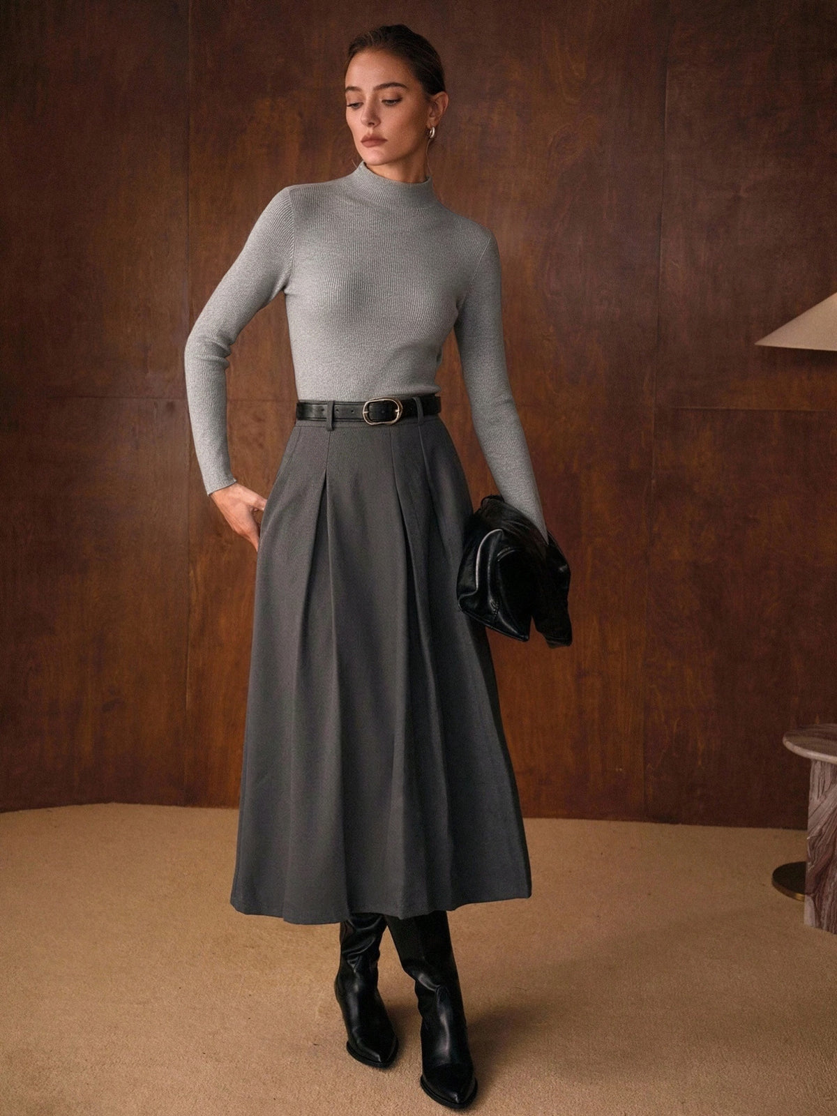 One-piece Seamless Mock Neck Base Sweater