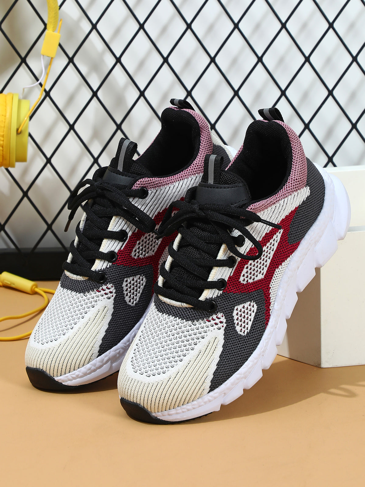 Color-blocked Women's Casual Sneakers