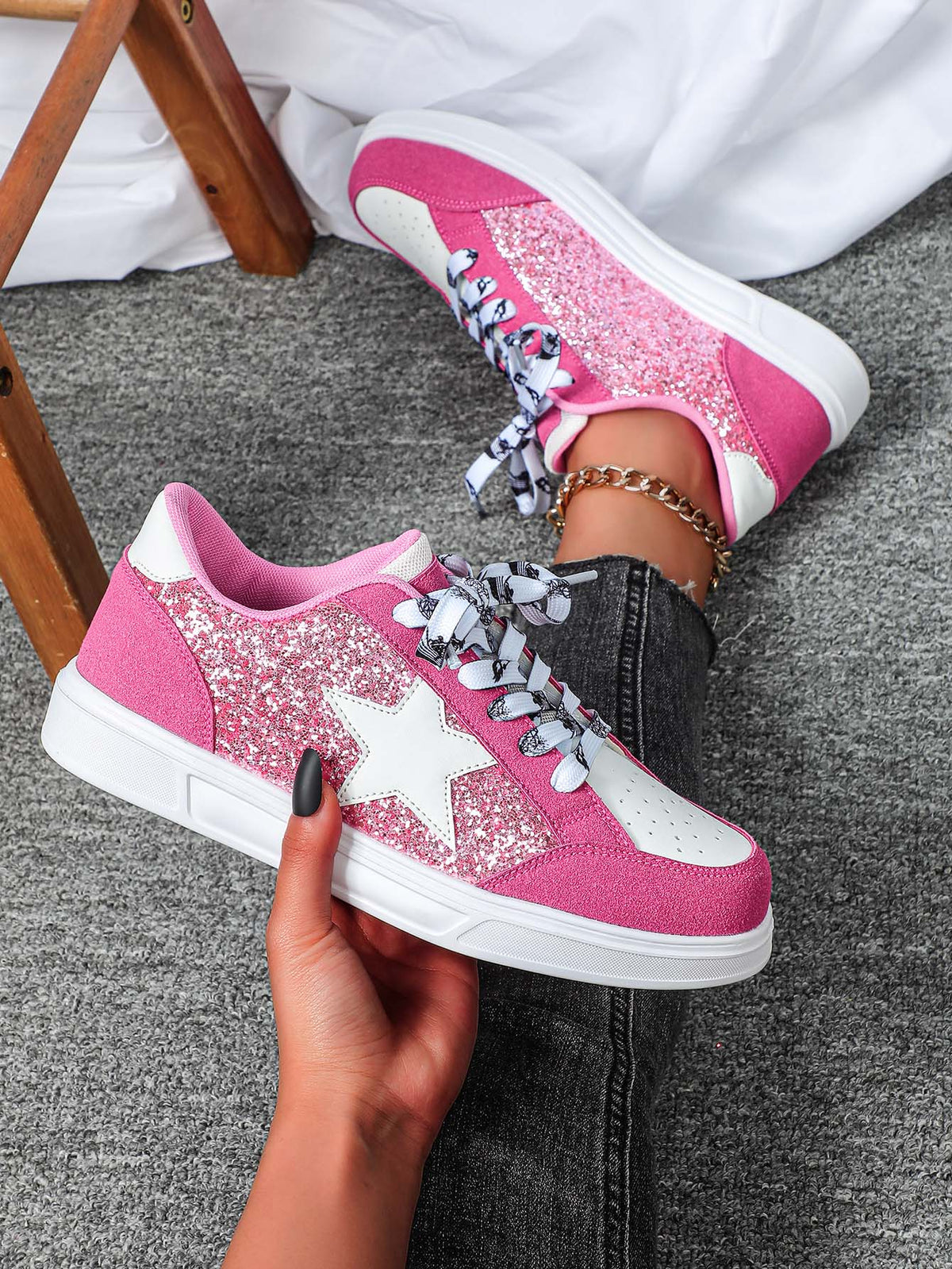 Women's Sneakers With Five-pointed Star Sequins