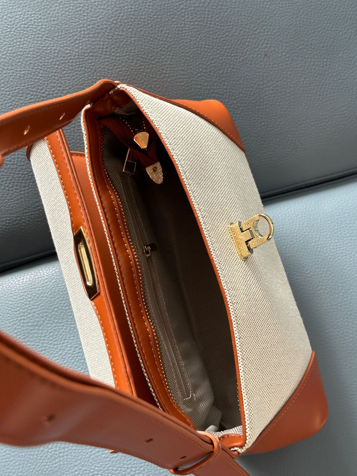 Color-blocked Casual Commuter Versatile Retro Shoulder Bag