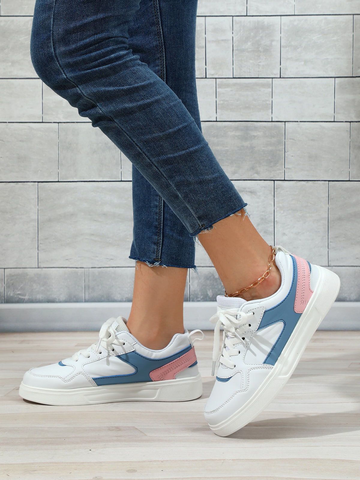 Color-blocked Women's Sneakers