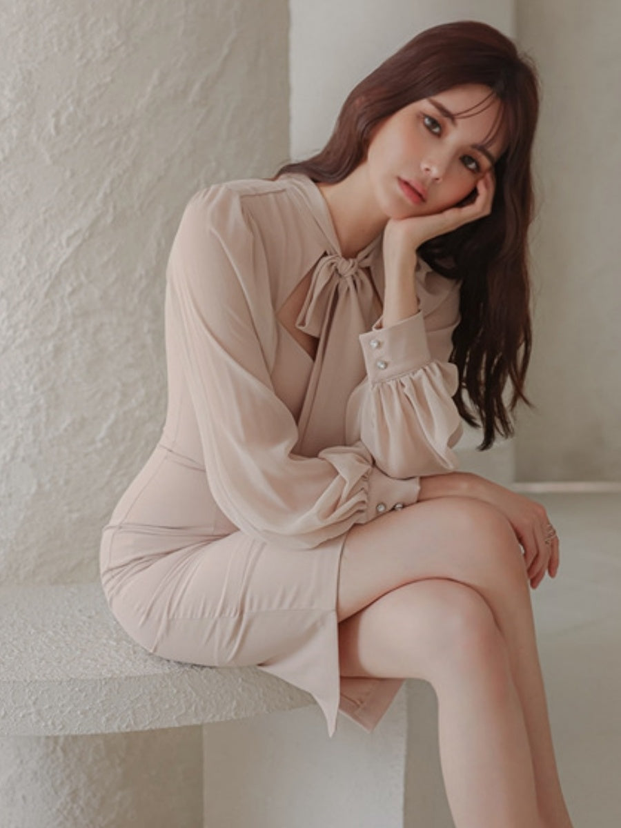 Elegant And Fitted Midi Dress With Tie-up Lantern Sleeves