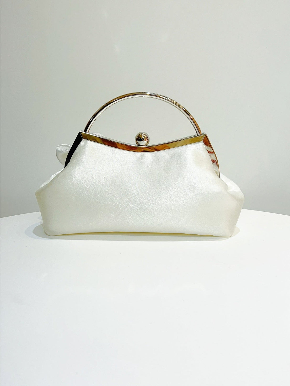 Liber Four Seasons ACC Pearl Bow Cloud Bag
