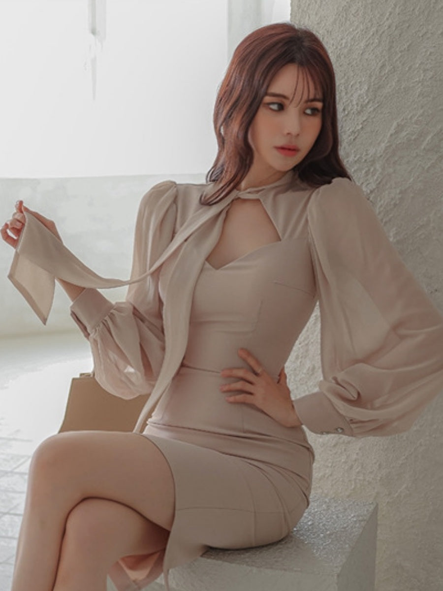 Elegant And Fitted Midi Dress With Tie-up Lantern Sleeves
