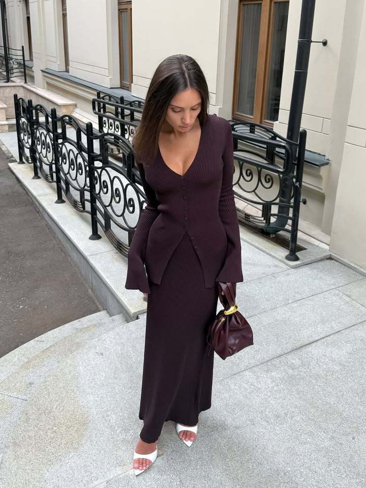 French-style Button-down Design, Flared Sleeves, Sophisticated Two-piece Sweater And Skirt Set, New Autumn/winter Style, High-waisted Knitwear Set.
