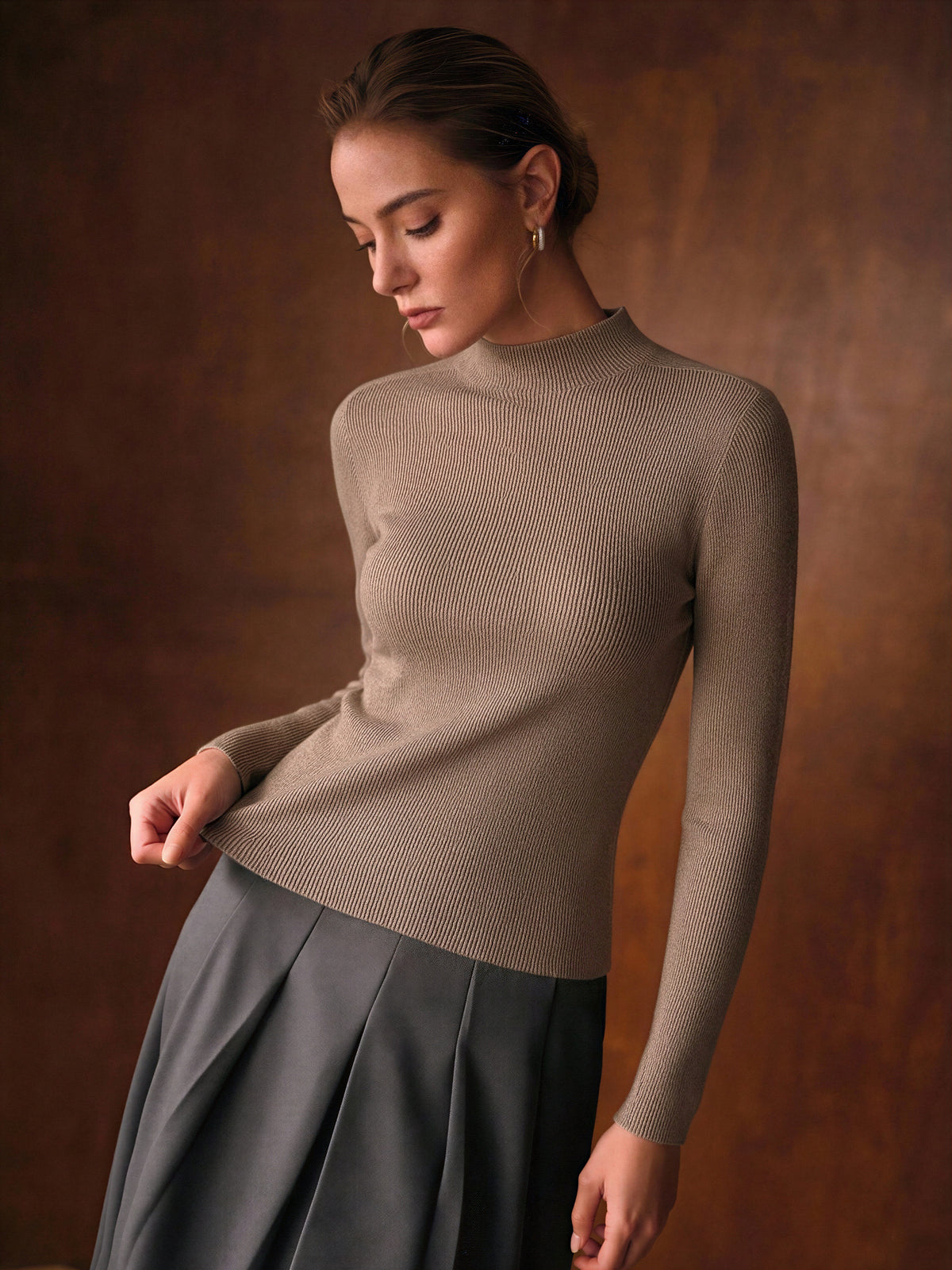 One-piece Seamless Mock Neck Base Sweater