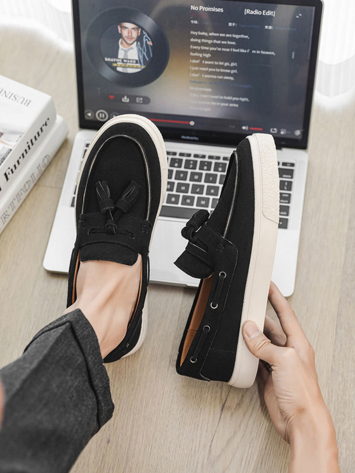 Color-blocked Tassel Slip-on Loafers