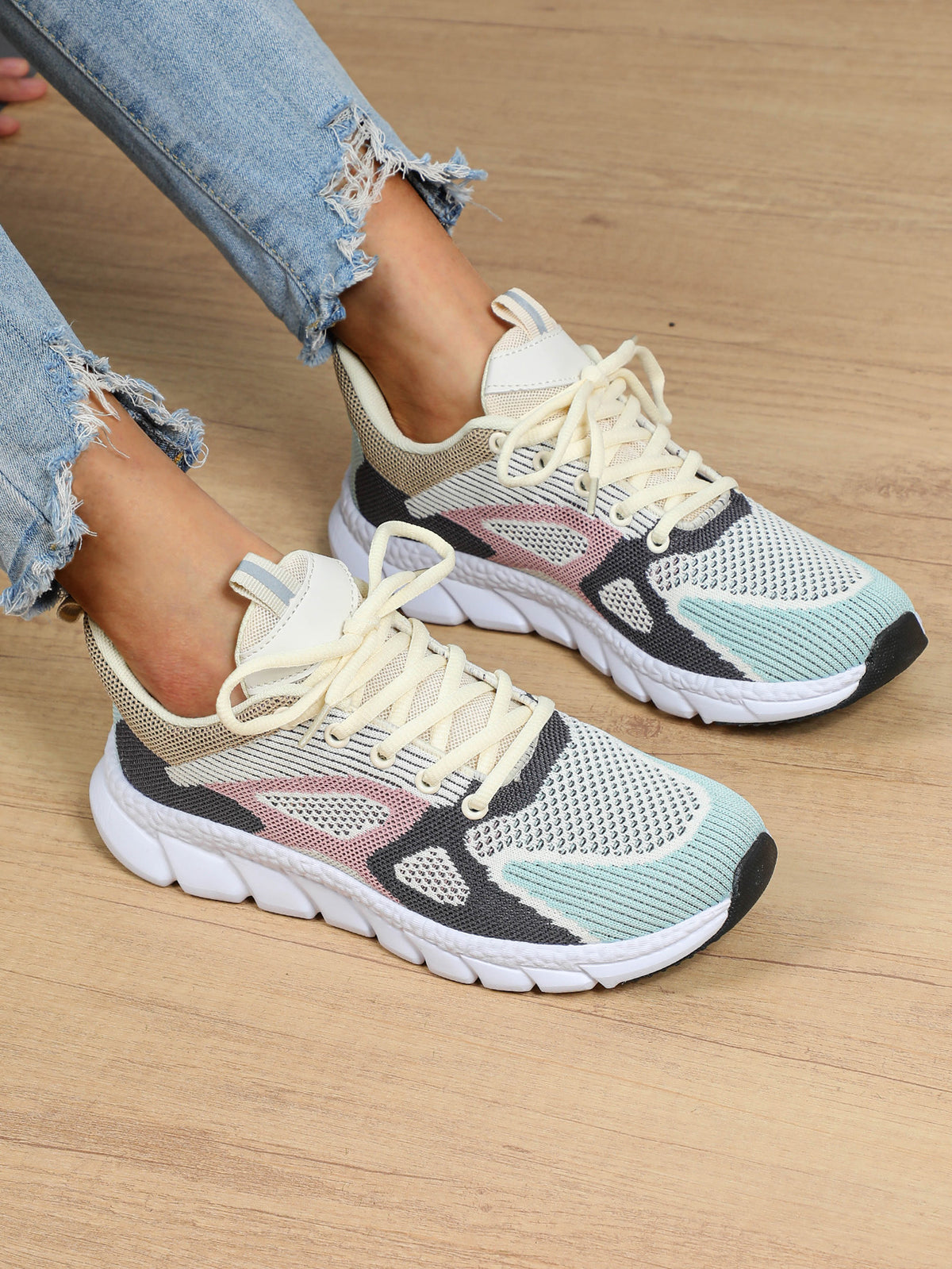 Color-blocked Women's Casual Sneakers