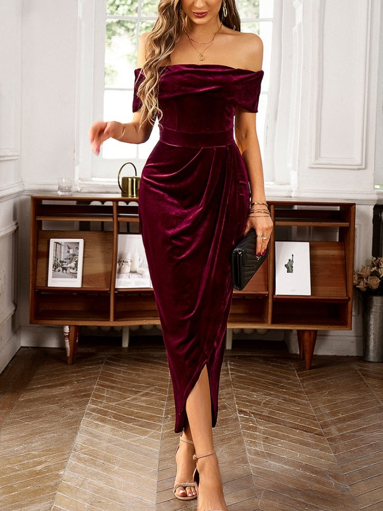 Robes maxi en velours à une épaule et fronces aux hanches