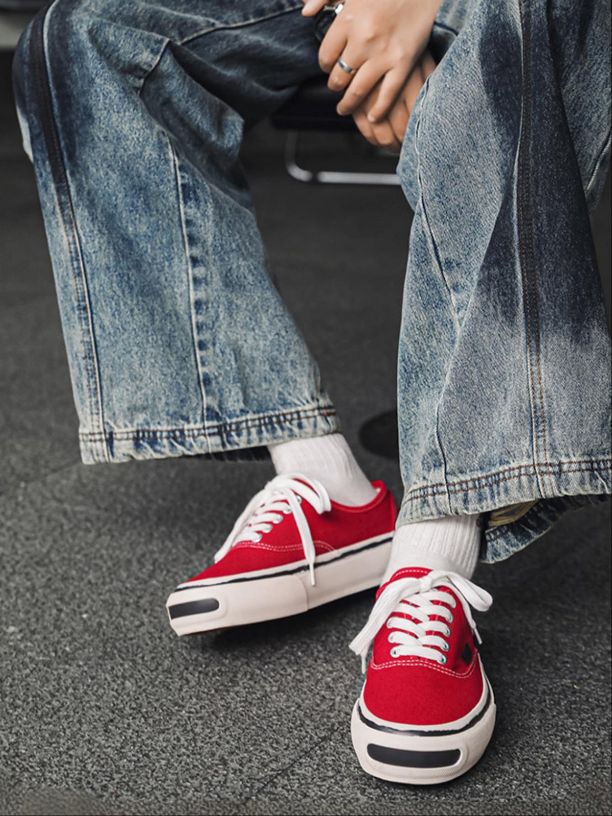 Color-blocked Canvas Shoes