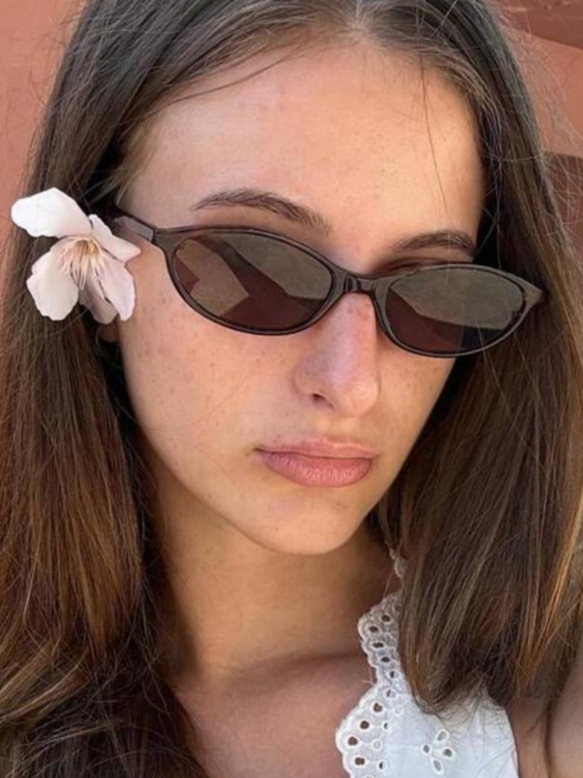 Lunettes de soleil élégantes à monture ovale