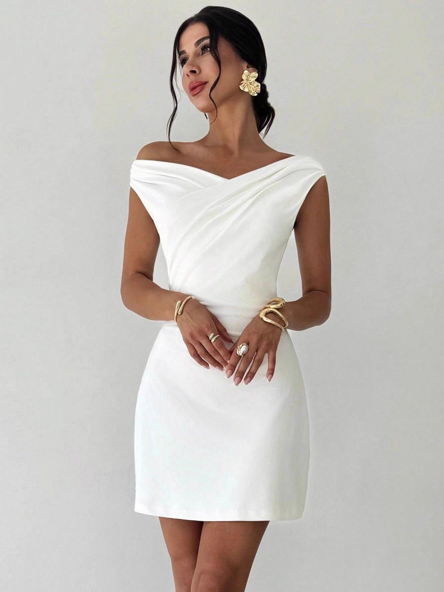 Robe courte moulante sans manches à épaules dénudées, en maille asymétrique, col croisé et empiècements double épaisseur
