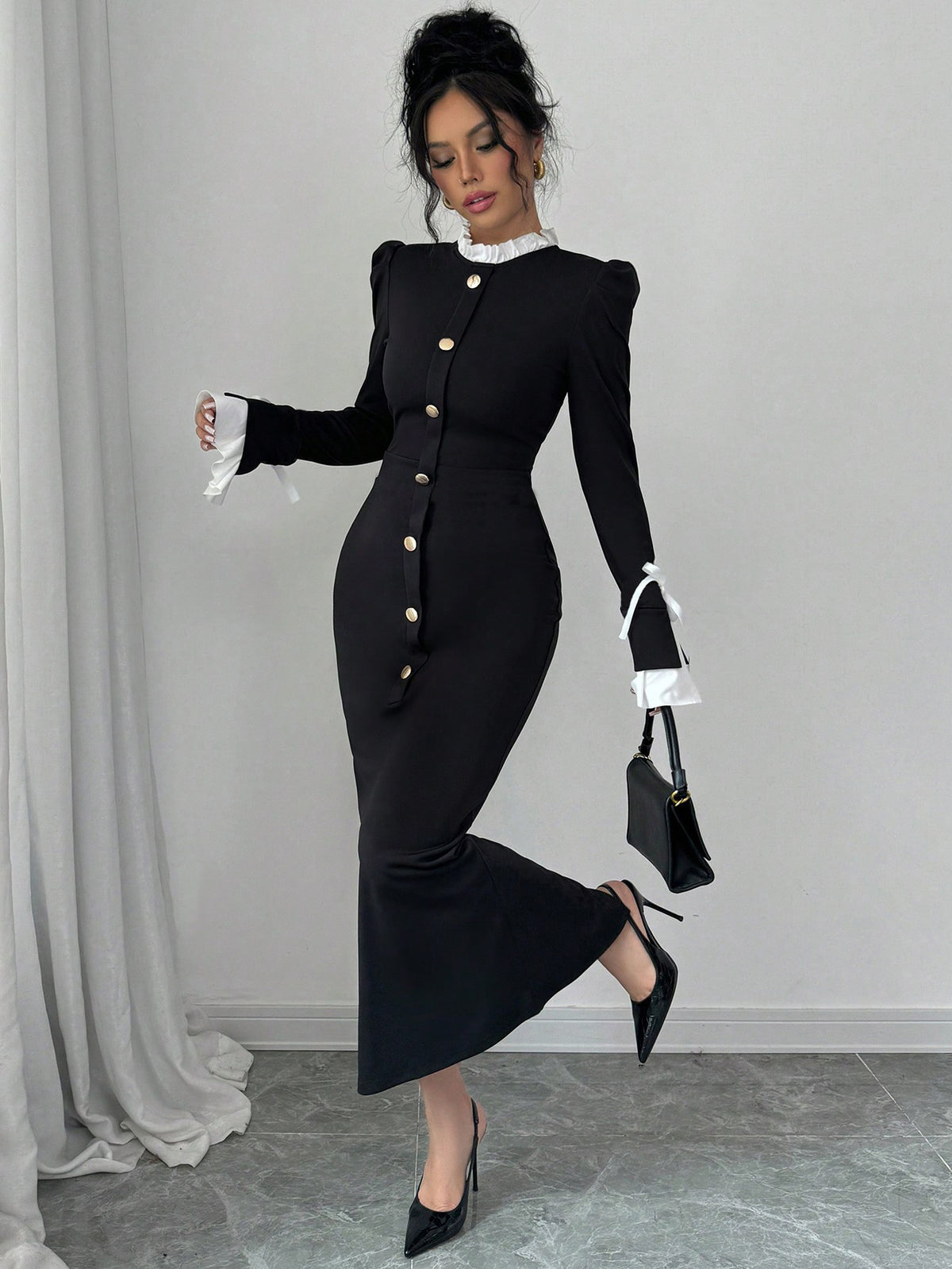 Black And White Color-blocked Velvet Fitted Long Dress