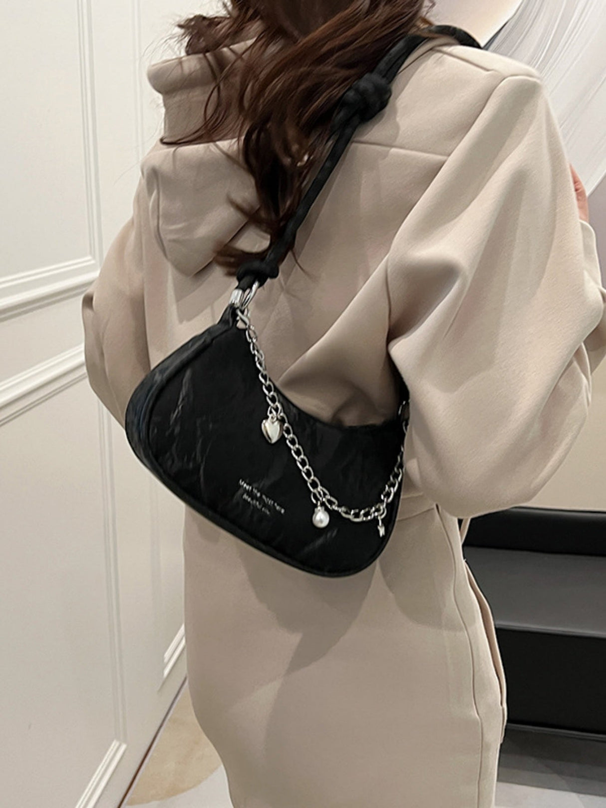Heart-shaped Metal Chain Crossbody Bag