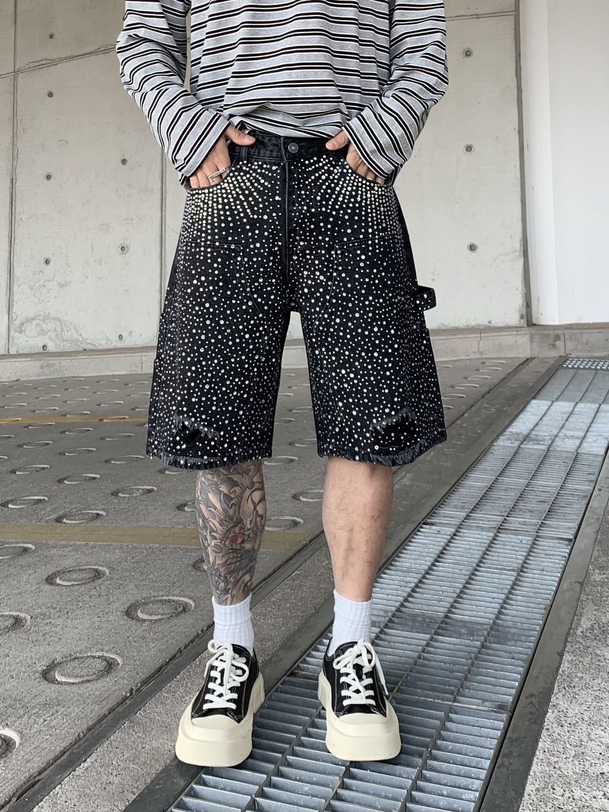 Diamond Full Diamond Hole Gradient 7 Points Denim Shorts