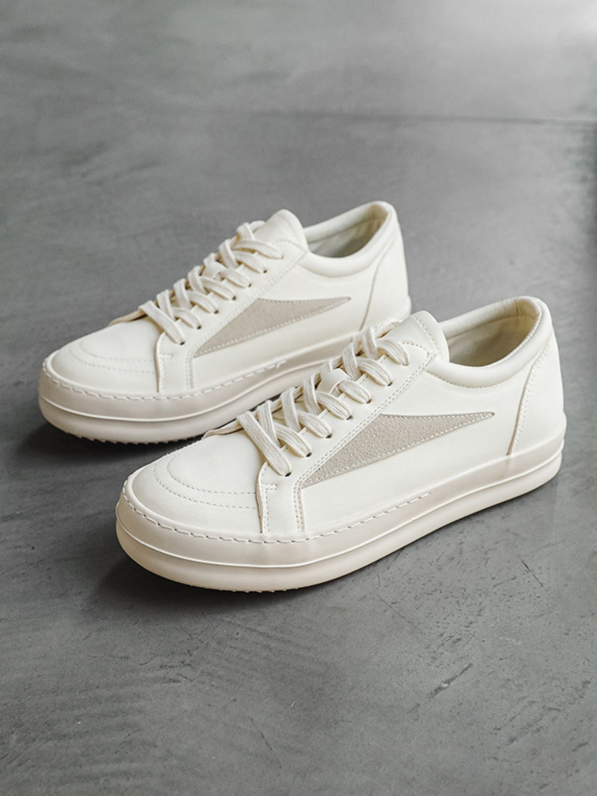 Color-blocked Casual Sneakers