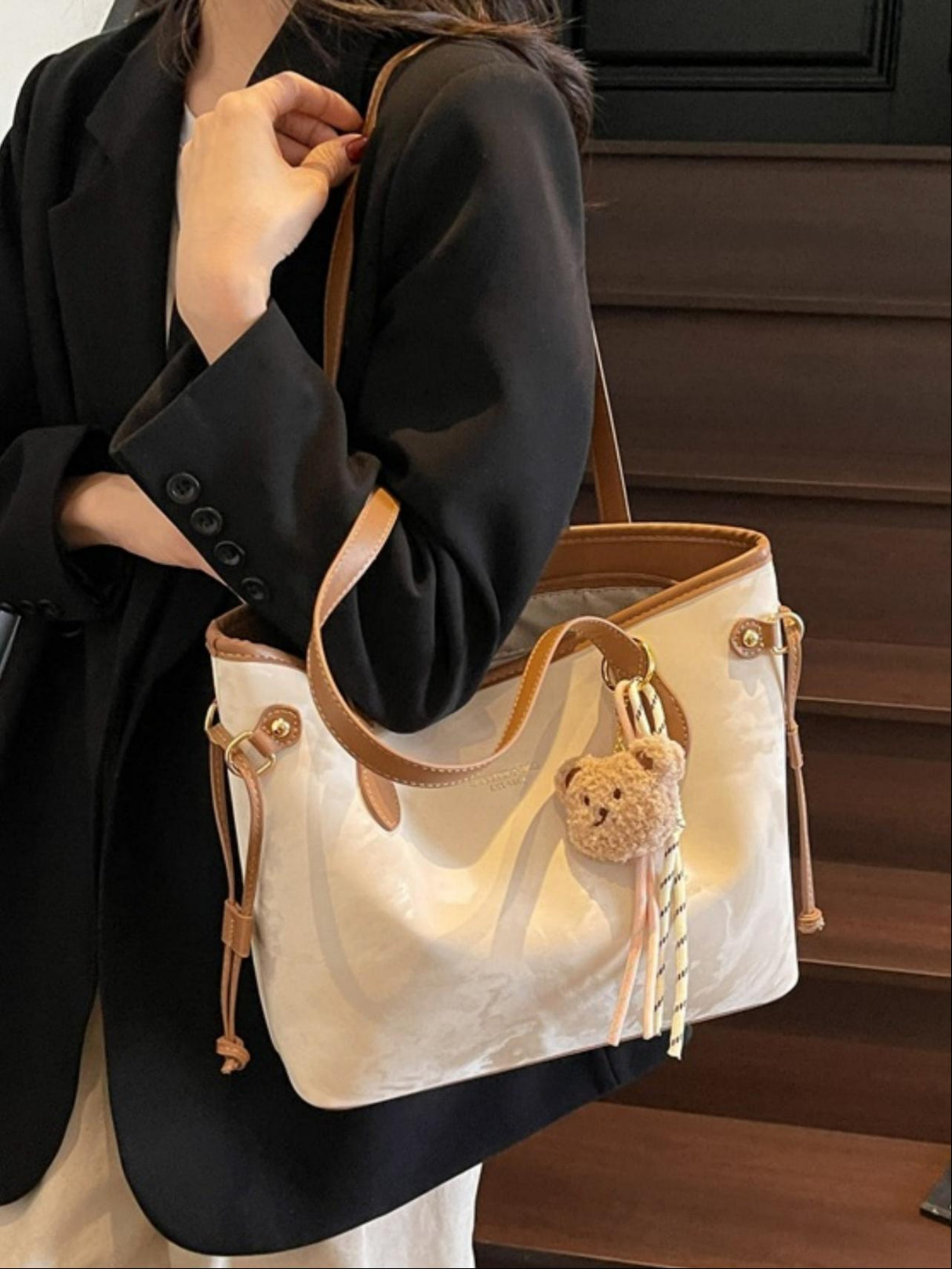Large Capacity Stylish And Fresh Tote Bag