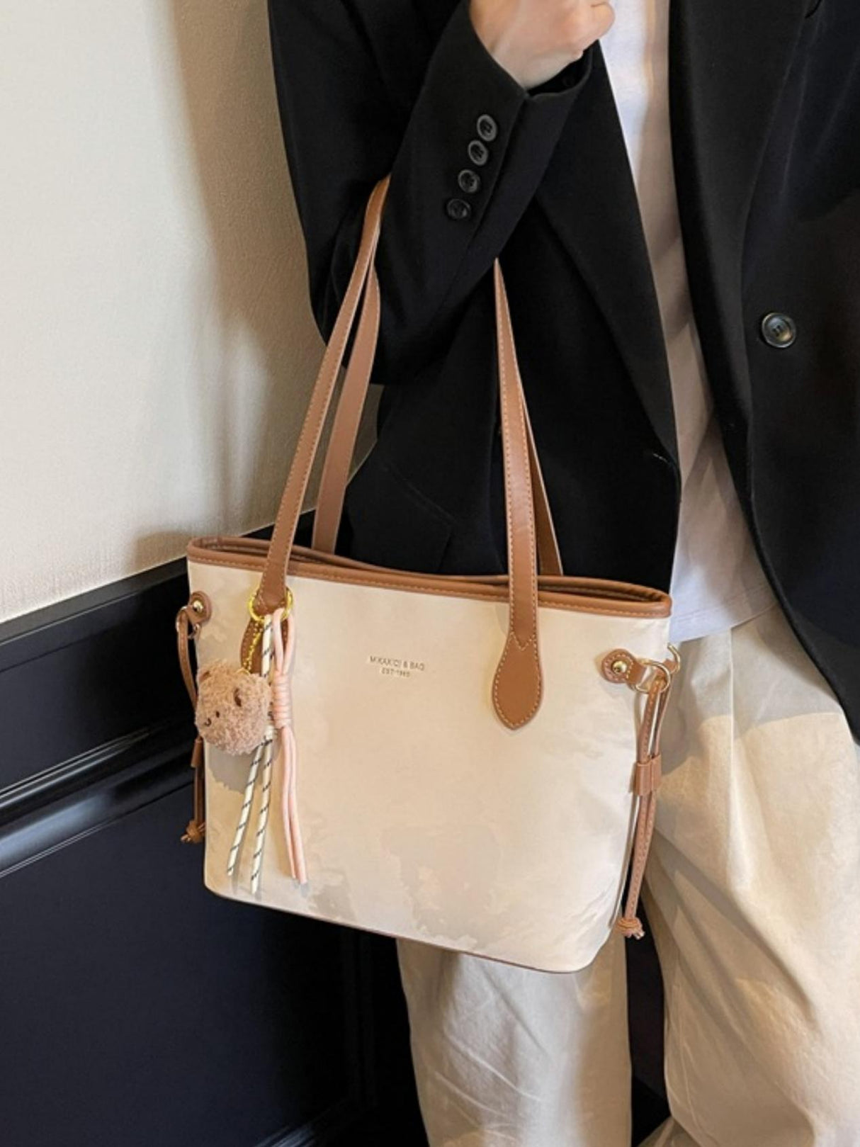 Large Capacity Stylish And Fresh Tote Bag