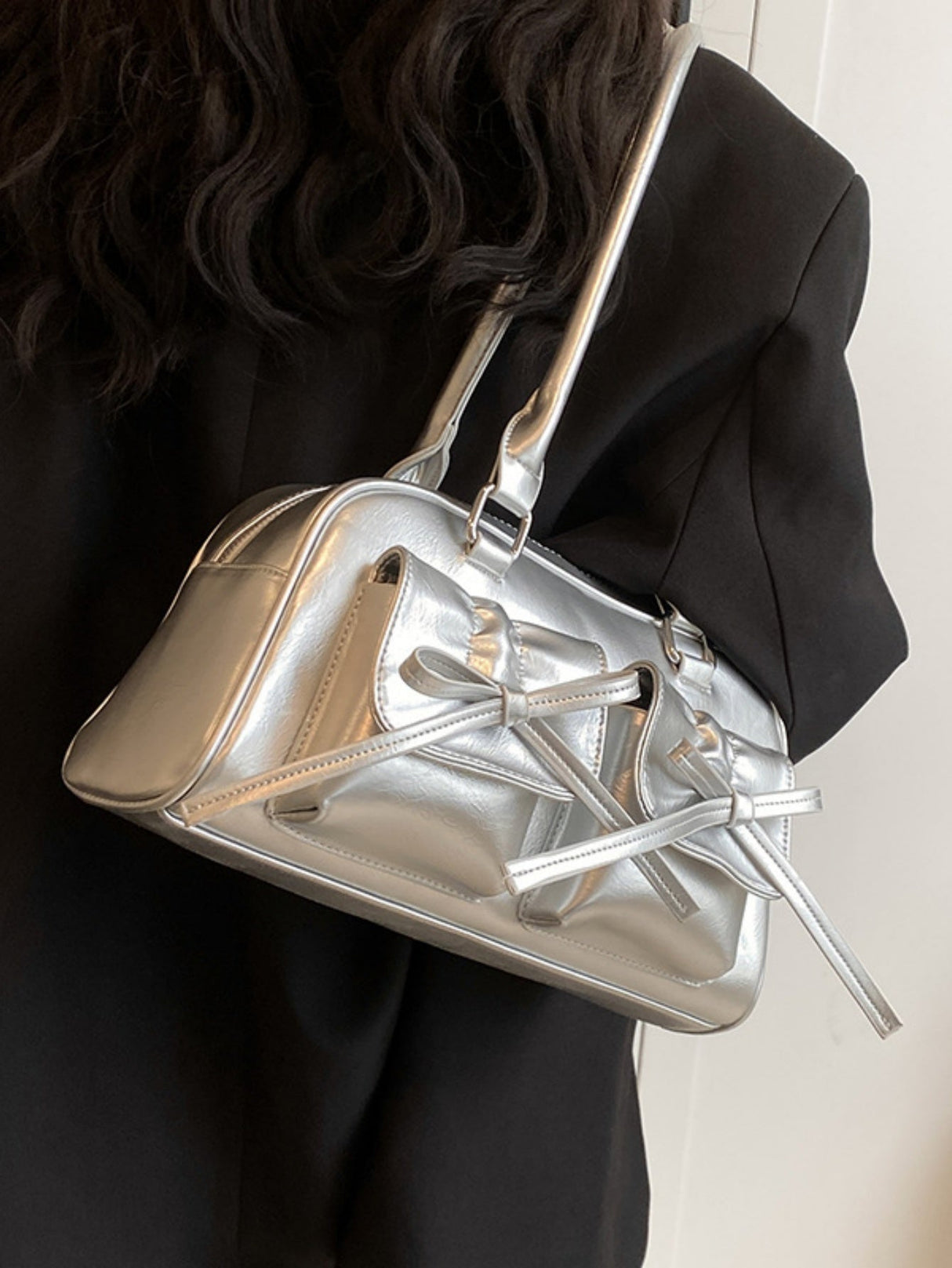 Bow-knot Horizontal Square Zipper Handbag