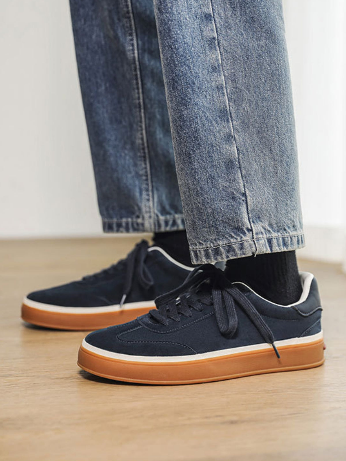 Color-blocked Casual Sneakers