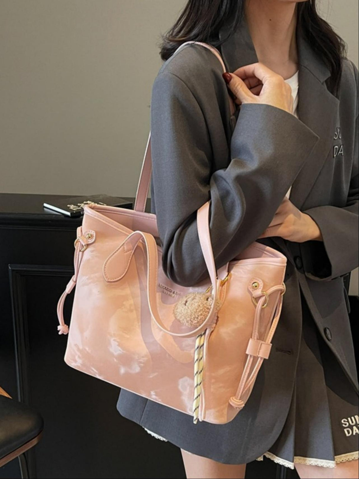 Large Capacity Stylish And Fresh Tote Bag