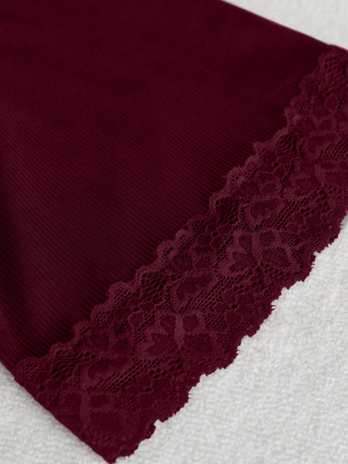 Lace-trimmed V-neck Bell Sleeve Slim Fit T-shirt
