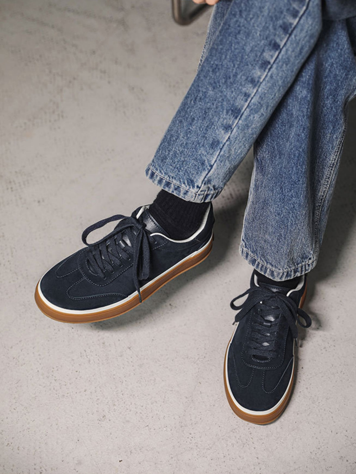 Color-blocked Casual Sneakers