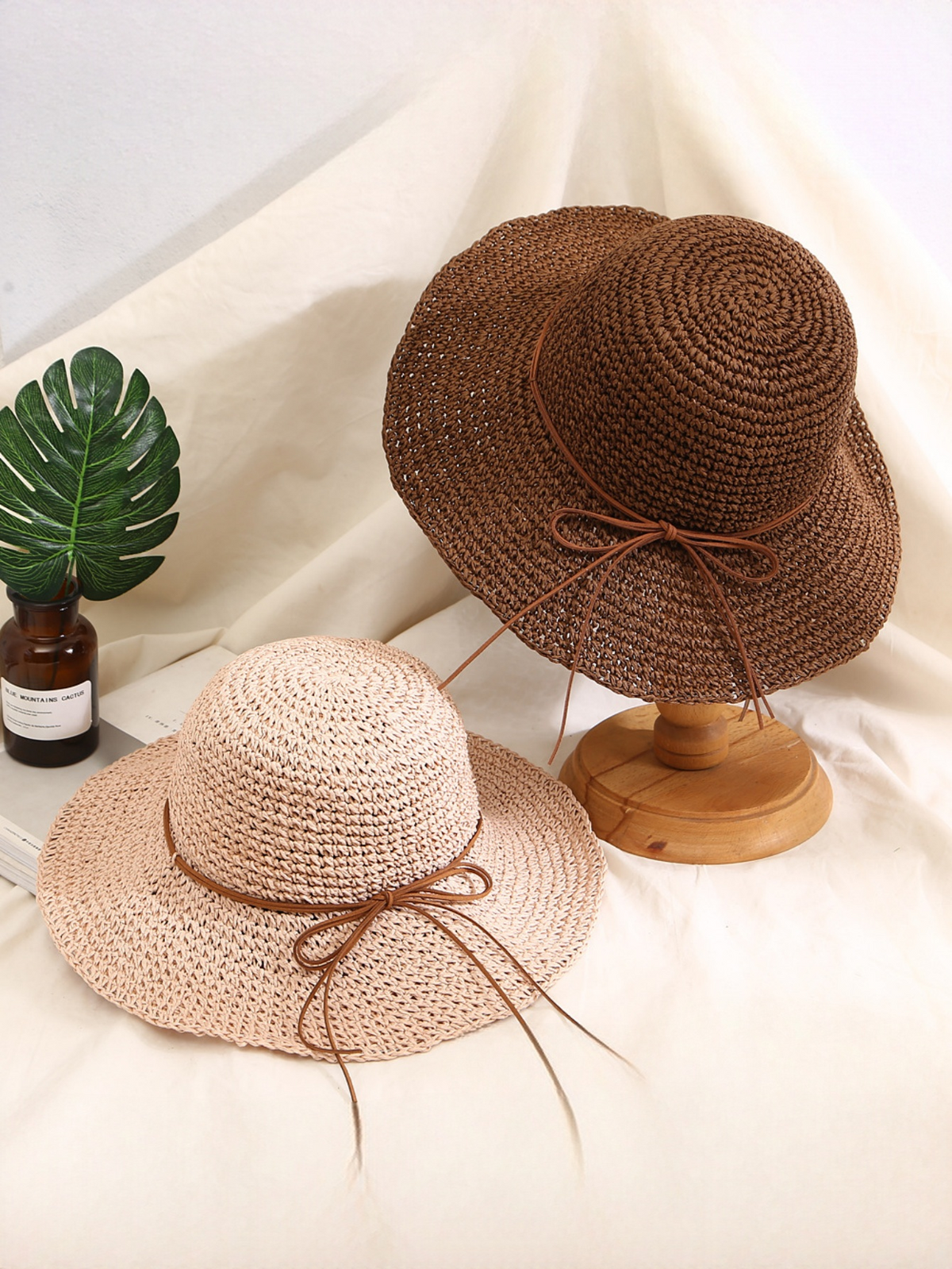 Wide-brimmed Straw Hat With Bow
