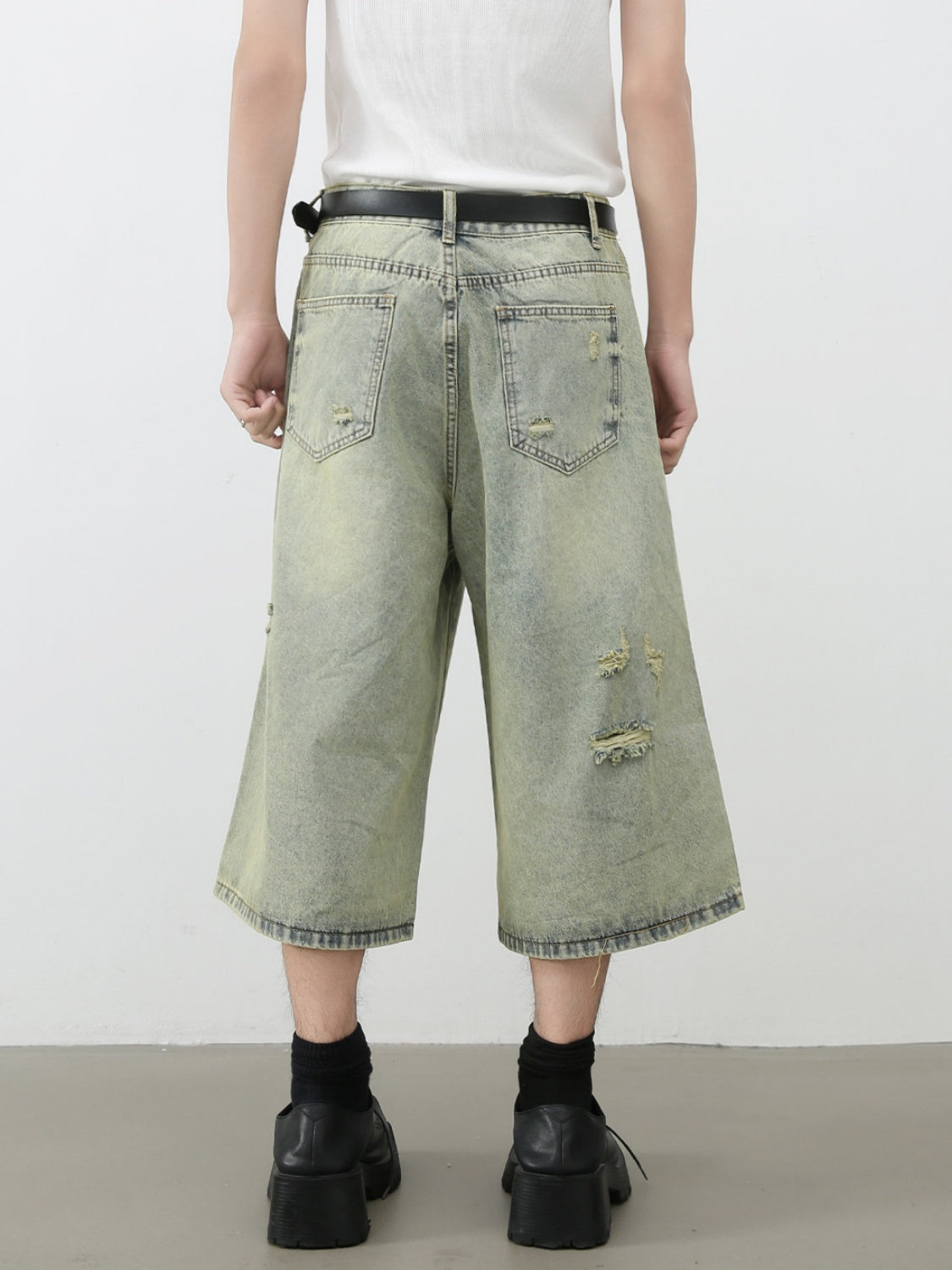 Retro Hole 7 Points Denim Shorts
