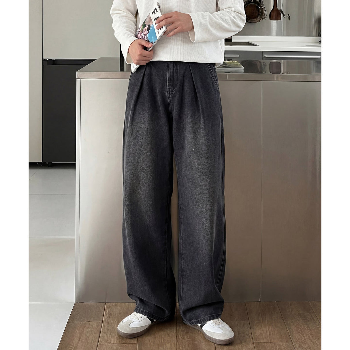 Distressed Washed Loose-fit Straight-fit Jeans