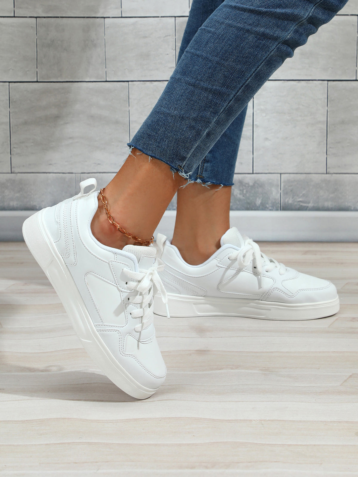 Color-blocked Women's Sneakers