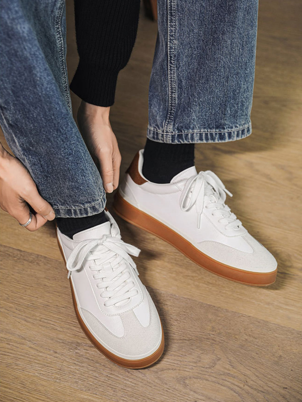 Color-blocked Casual Sneakers