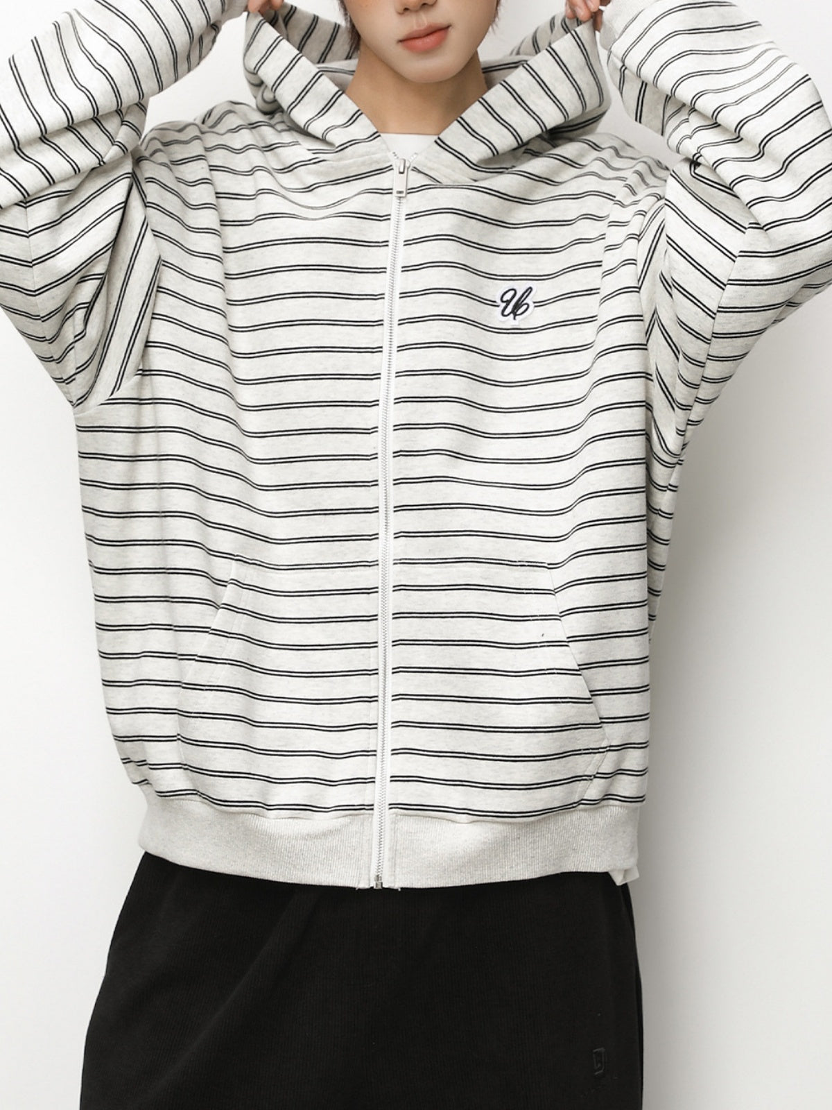Kastenförmige Kapuzenpullover mit horizontalen Streifen in Farbblöcken