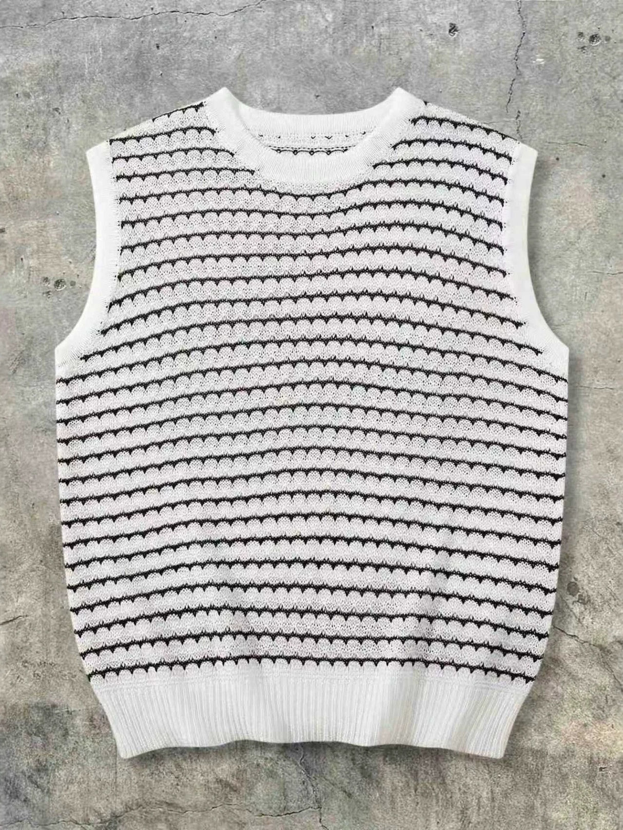 Color-blocked Black And White Stripes Knitting Tank Tops