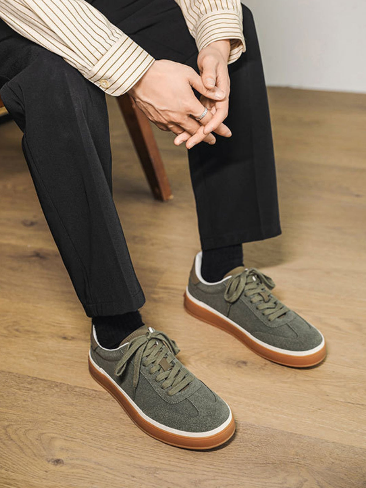 Color-blocked Casual Sneakers