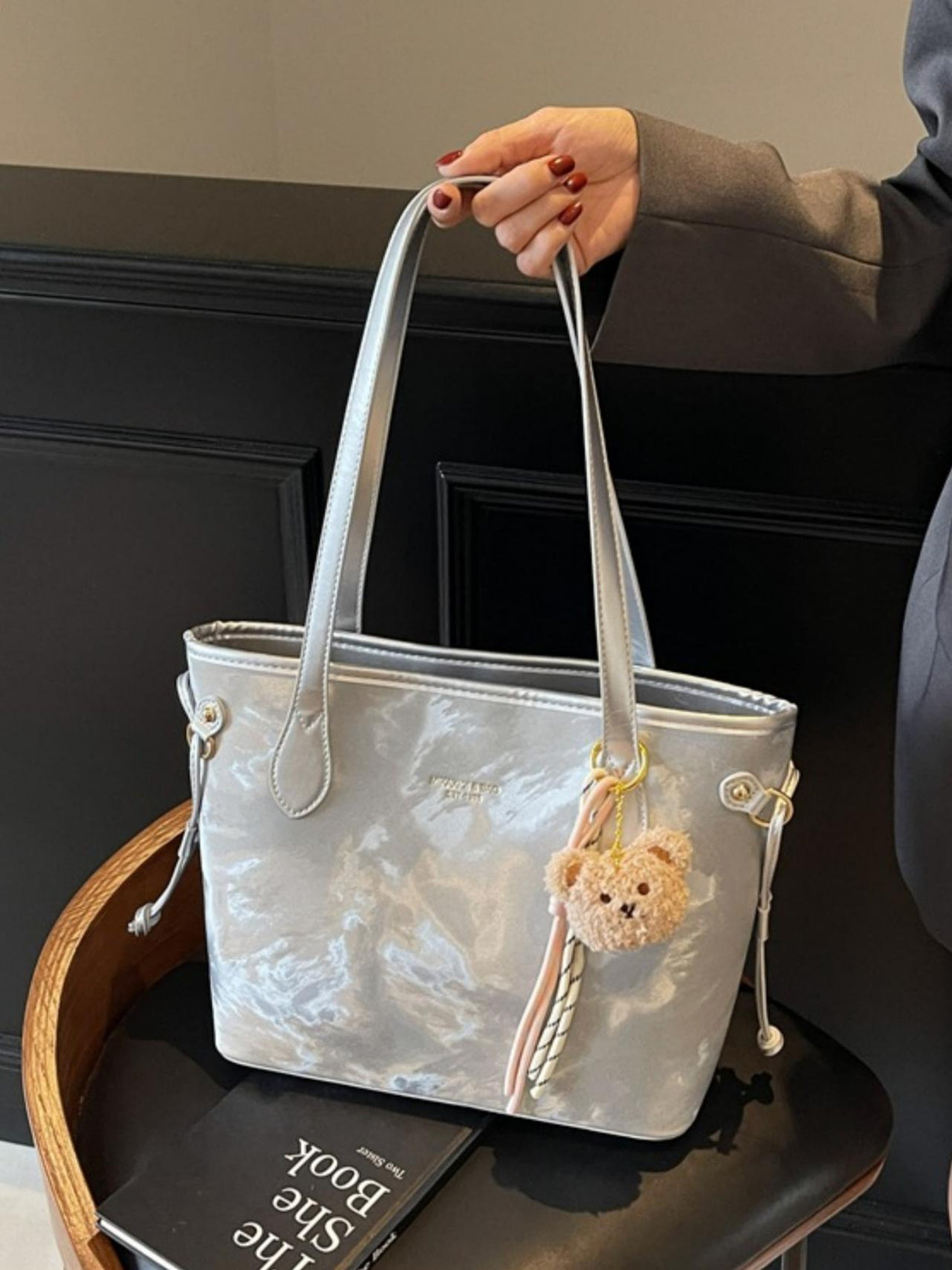 Large Capacity Stylish And Fresh Tote Bag