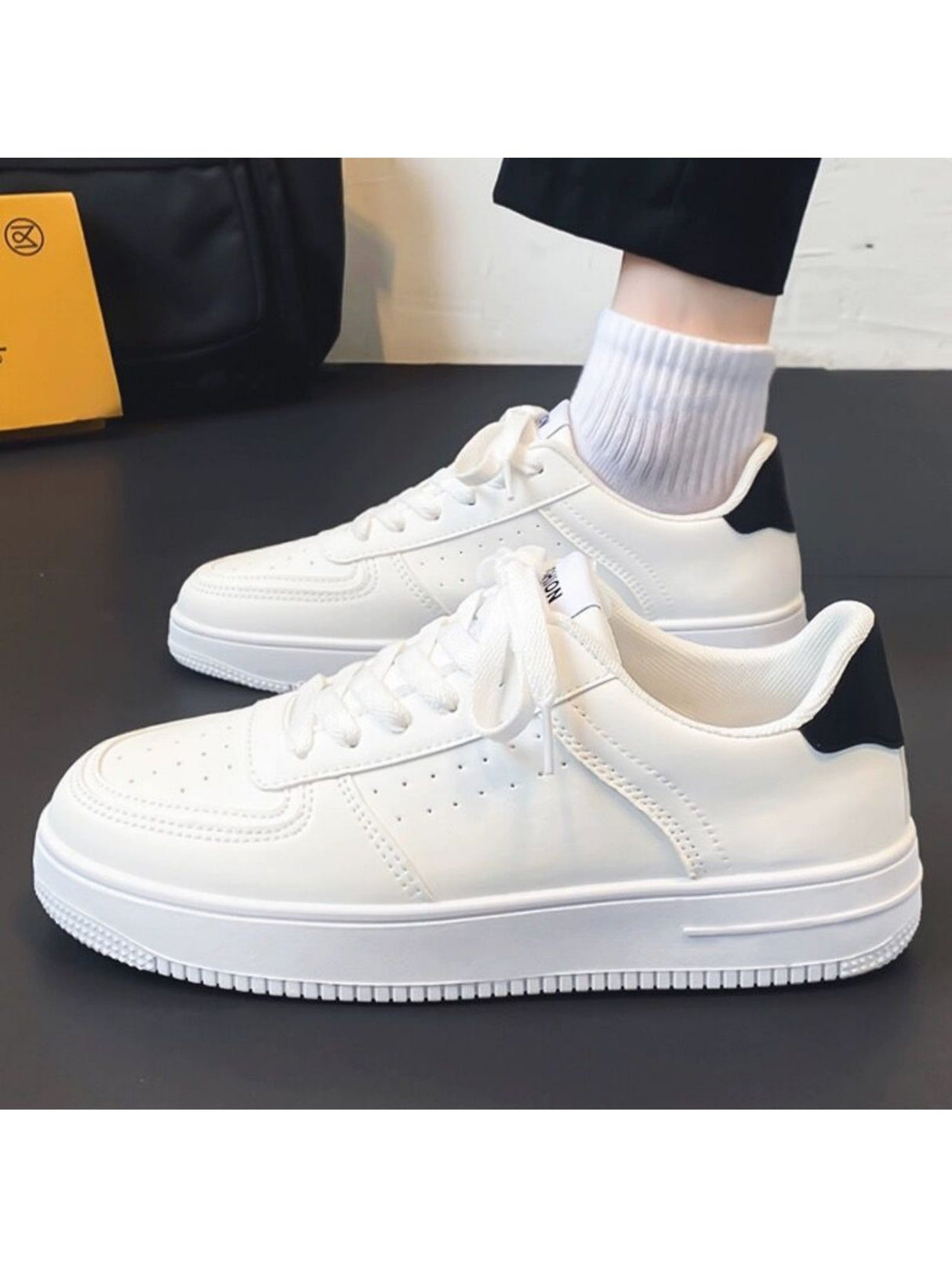 Liber All-season Men's Casual Sneakers