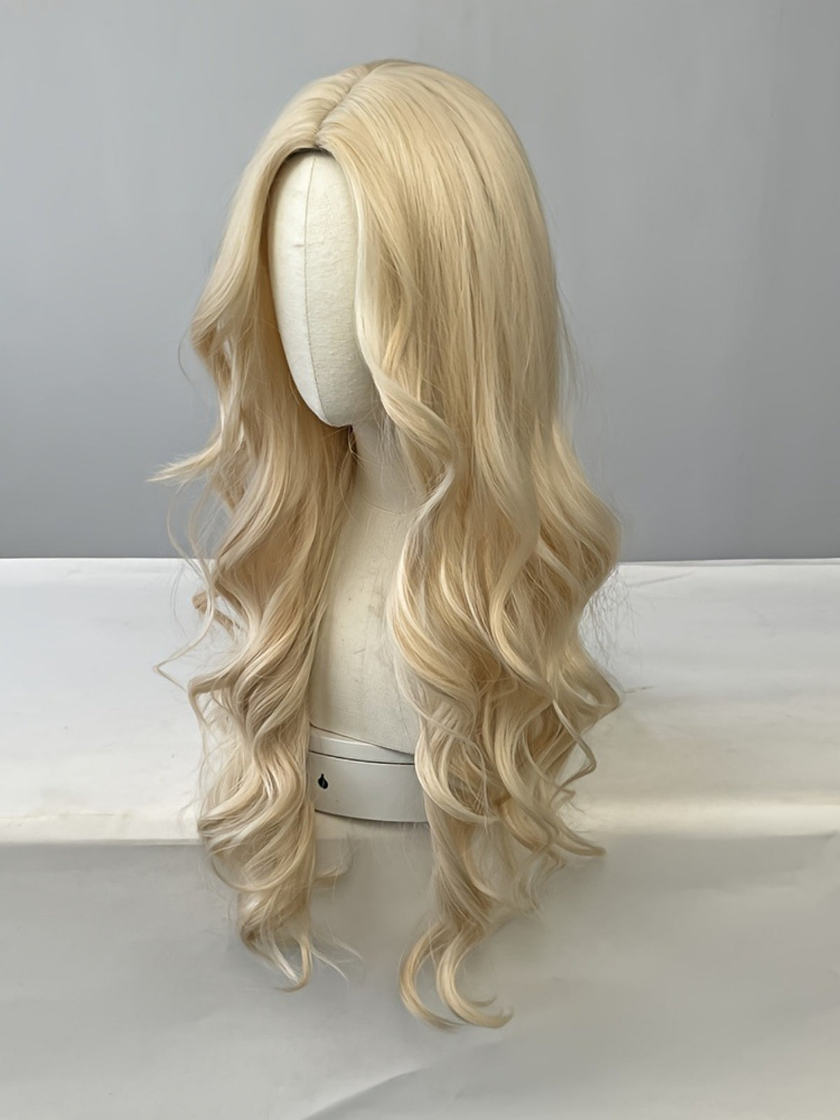 Synthetic Fiber Long Wavy Curl Wig