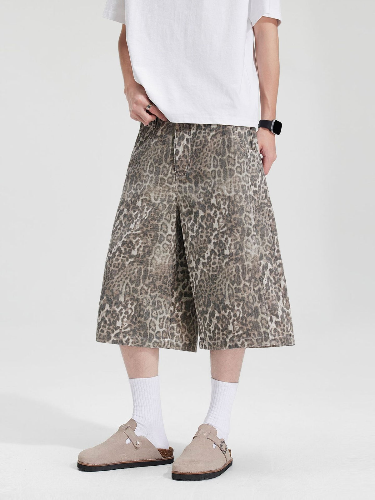 Retro Distressed Leopard Print 7 Points Baggy Shorts