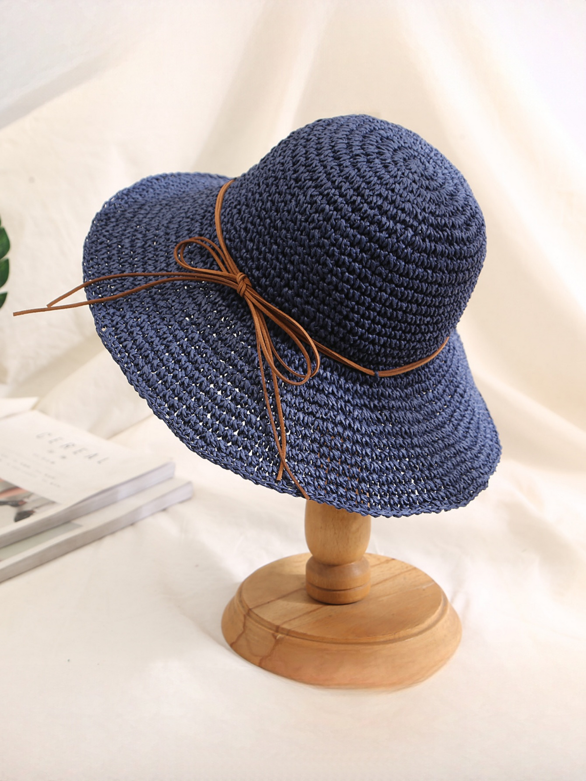 Wide-brimmed Straw Hat With Bow