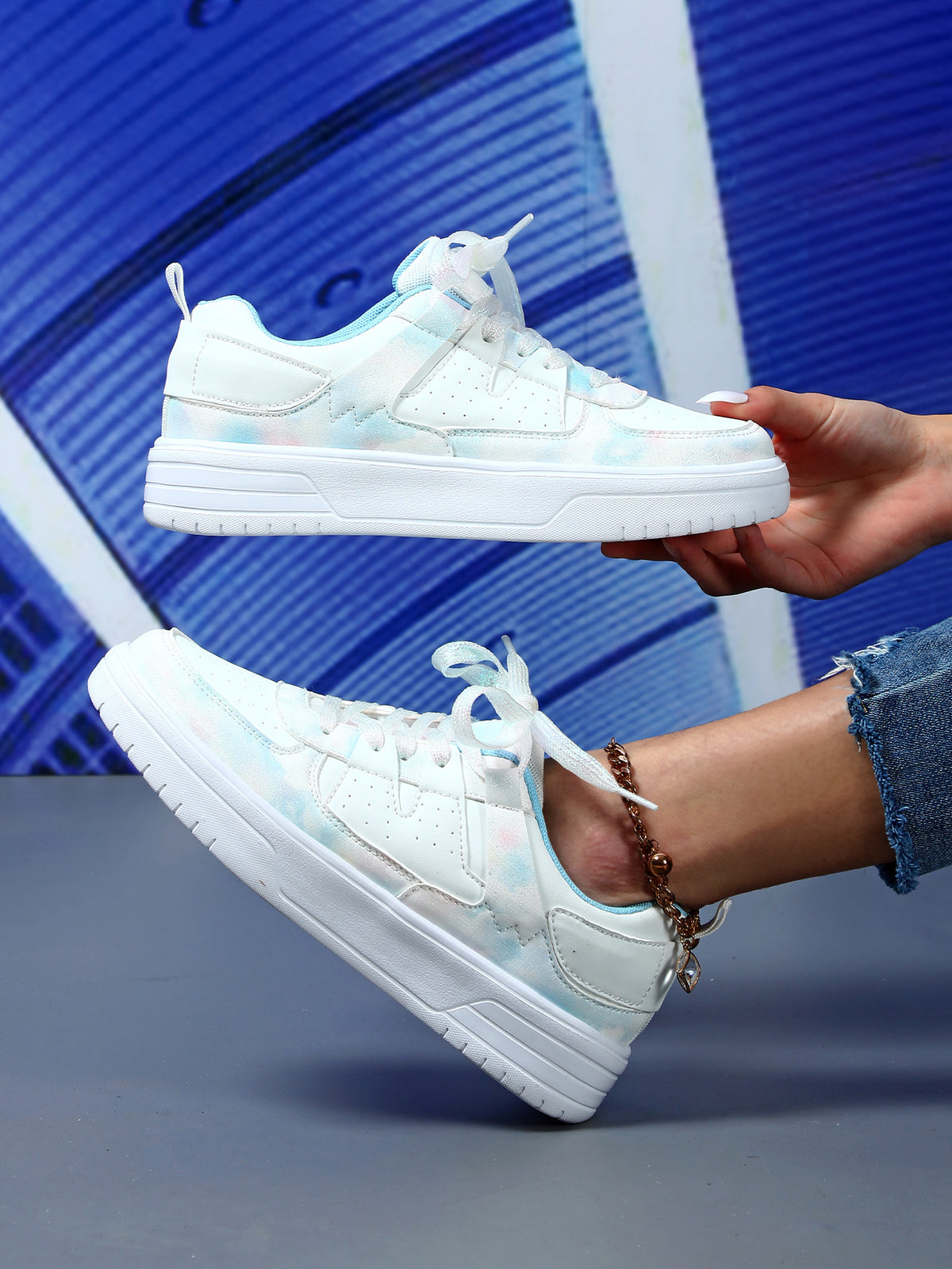 Color-blocked Women's Sneakers