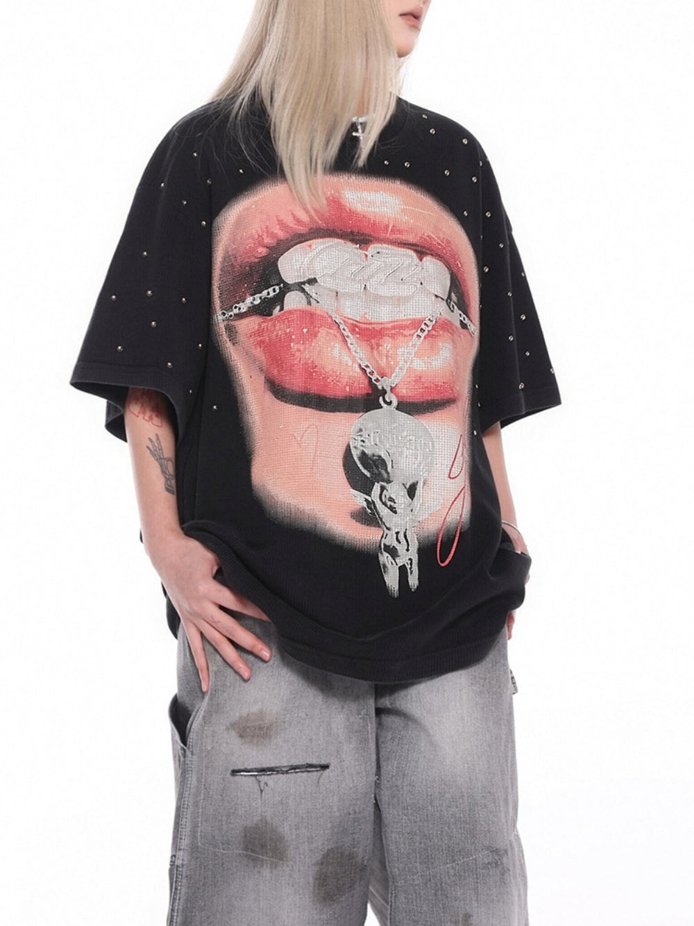 Hot Girls Big Mouth Studs T-shirt