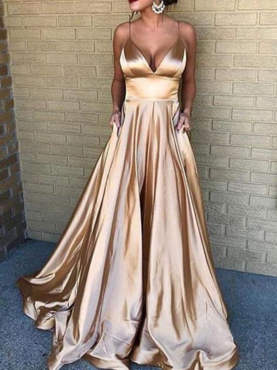 Satin-Camisoles mit V-Ausschnitt und Maxikleider