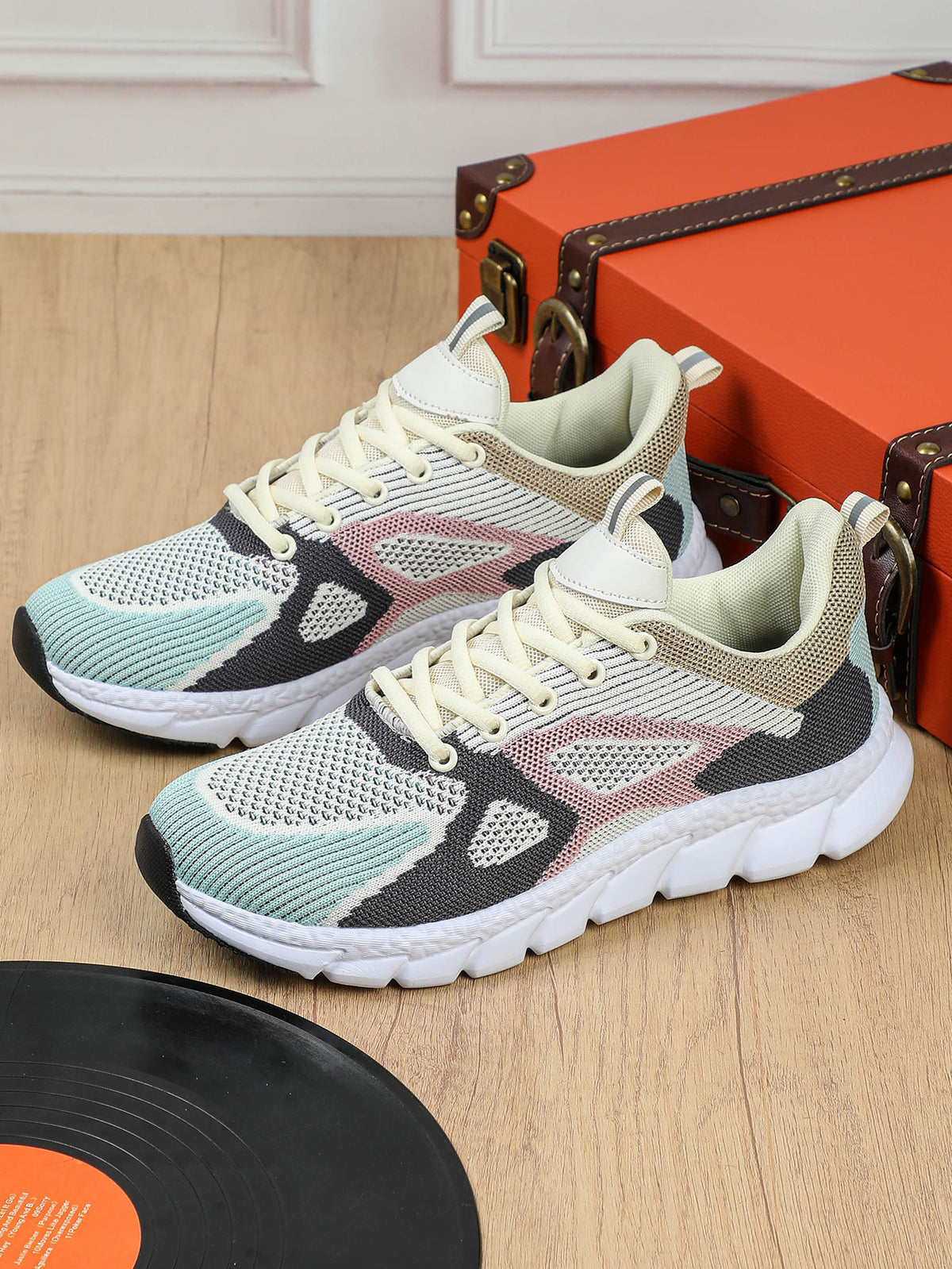 Color-blocked Women's Casual Sneakers